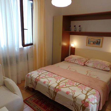 Apartments Barbara Porec Esterno foto