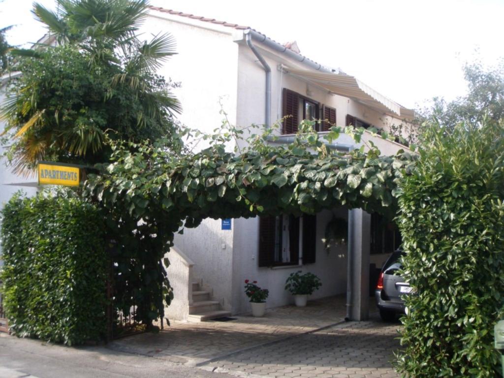 Apartments Barbara Porec Esterno foto