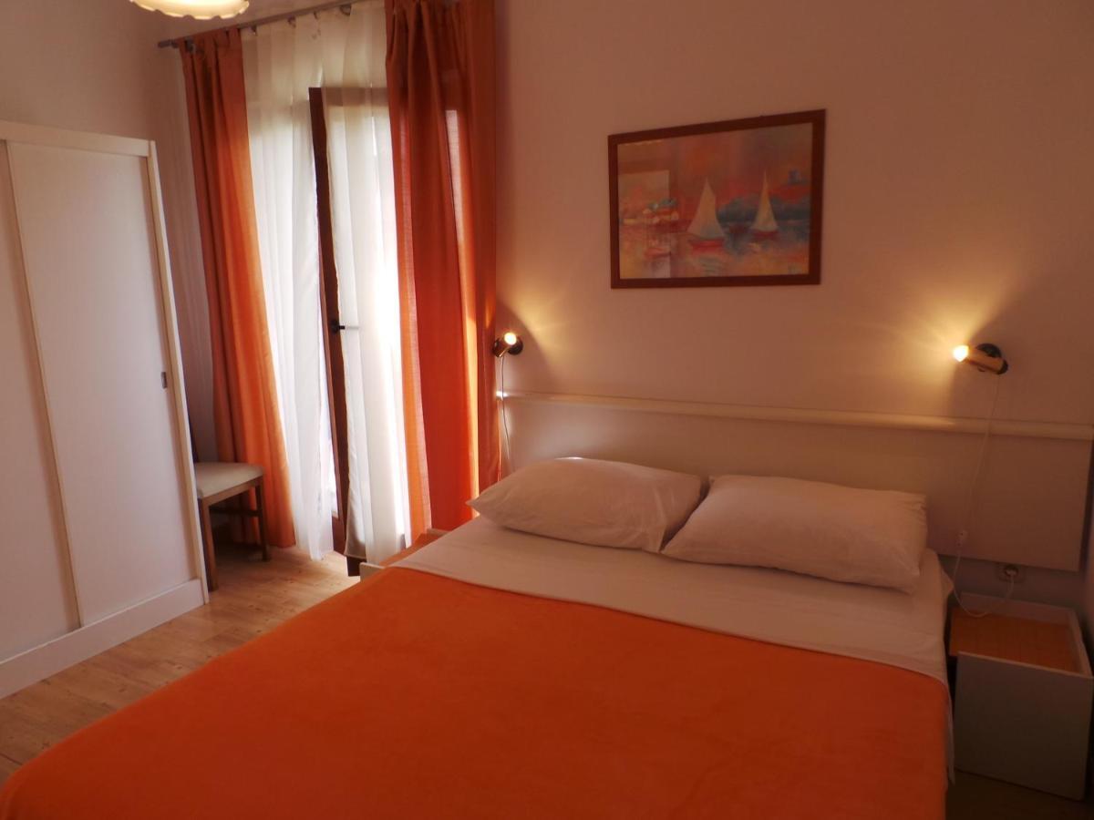 Apartments Barbara Porec Esterno foto