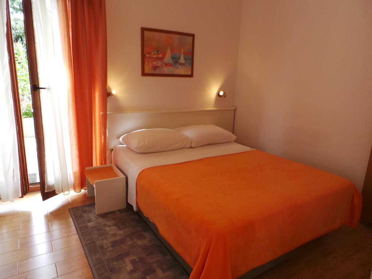 Apartments Barbara Porec Esterno foto